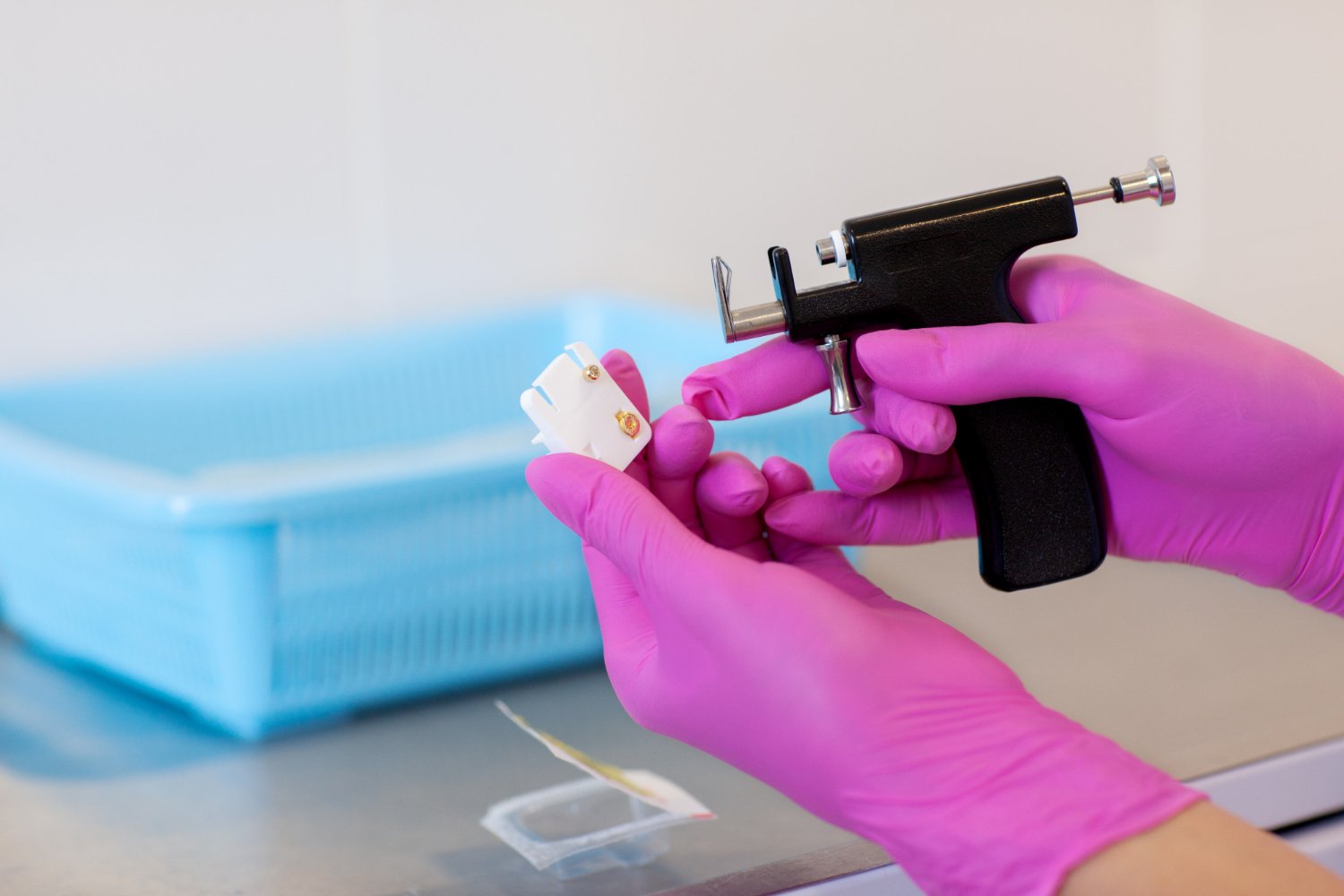 Bušenje ušiju – sigurna i bezbolna usluga