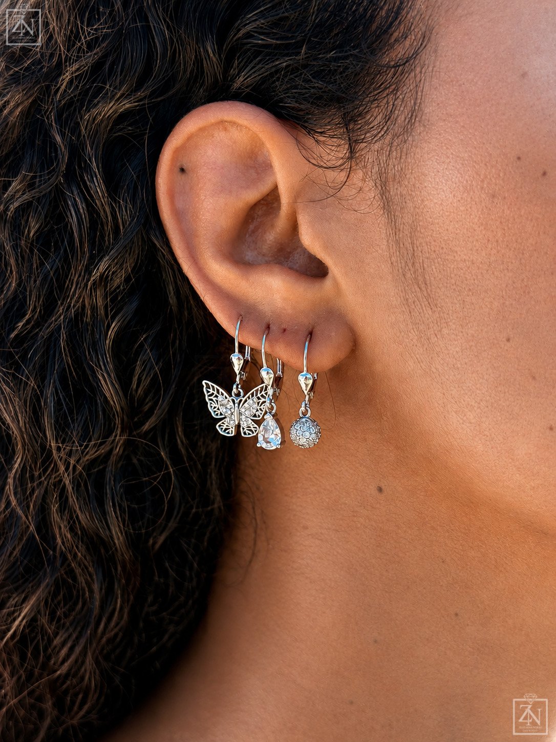 Srebrna viseće naušnice Butterfly Grace Hoops - Slika 2