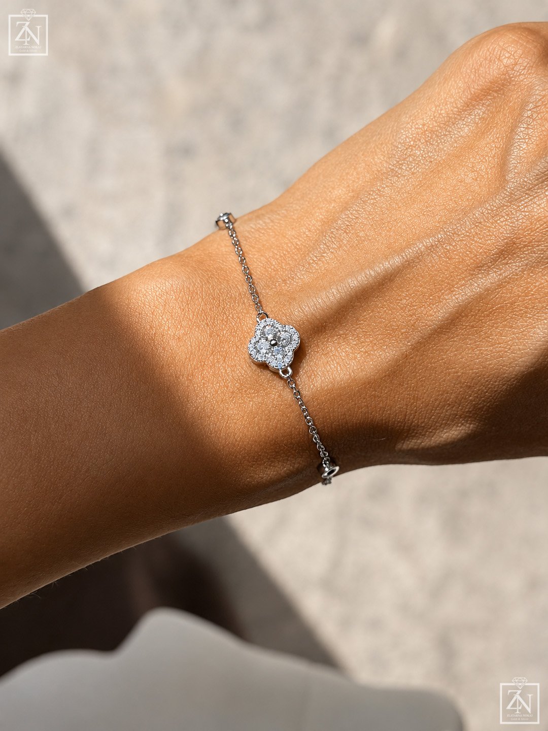 Srebrna narukvica Crystal Clover
