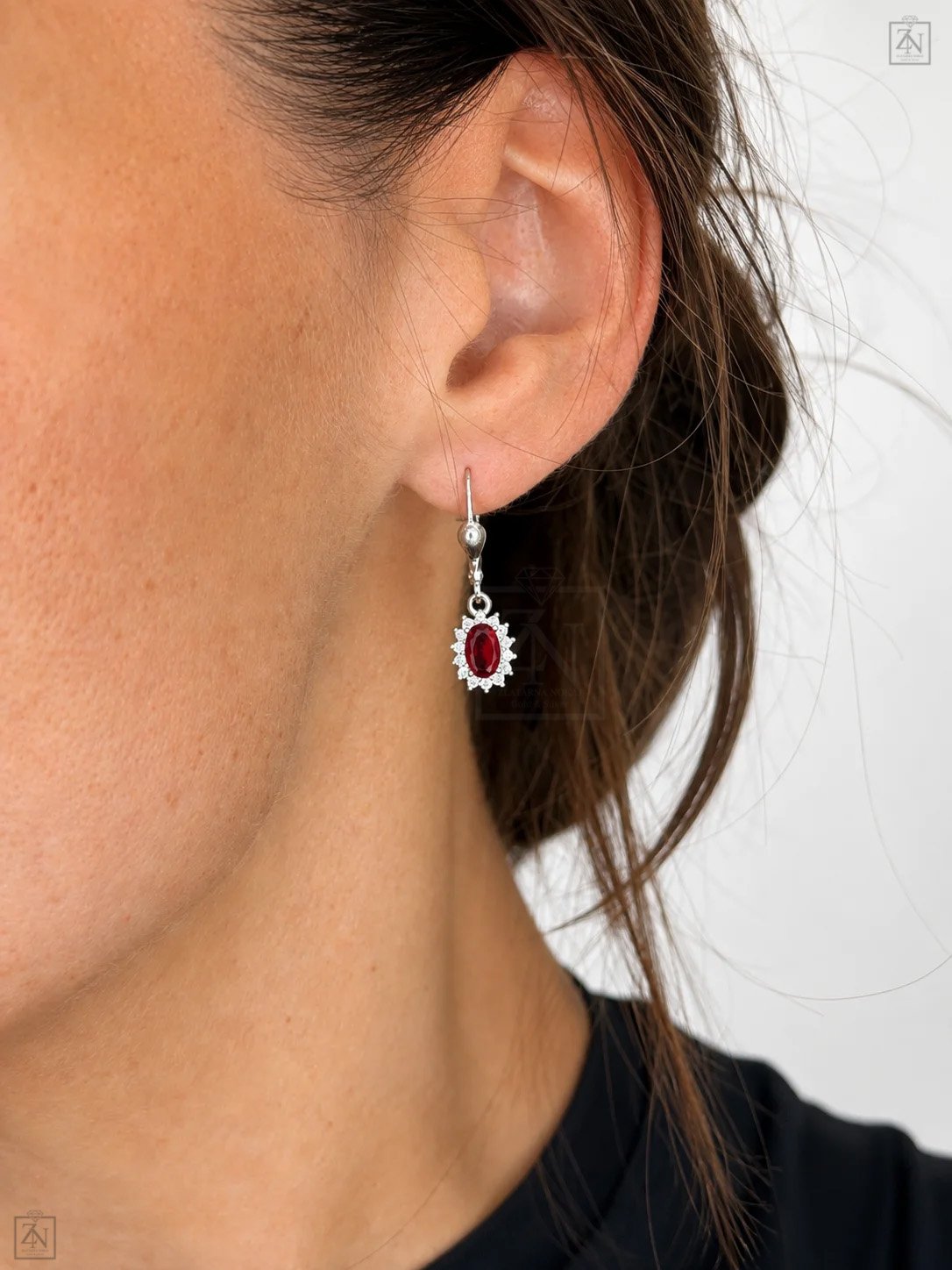 Srebrna viseće naušnice Ruby Radiance - Slika 2